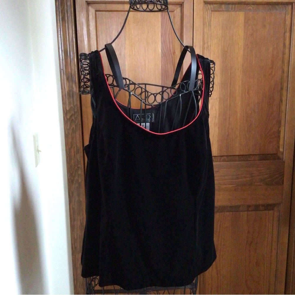 Alex Evening Black velvet top with red satin trim, XL - Picture 4 of 6